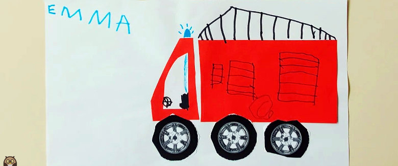 camion à grande échelle de pompier en maternelle